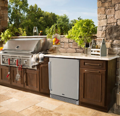 Outdoor Beverage Refrigerators | Stainless Steel | Whynter